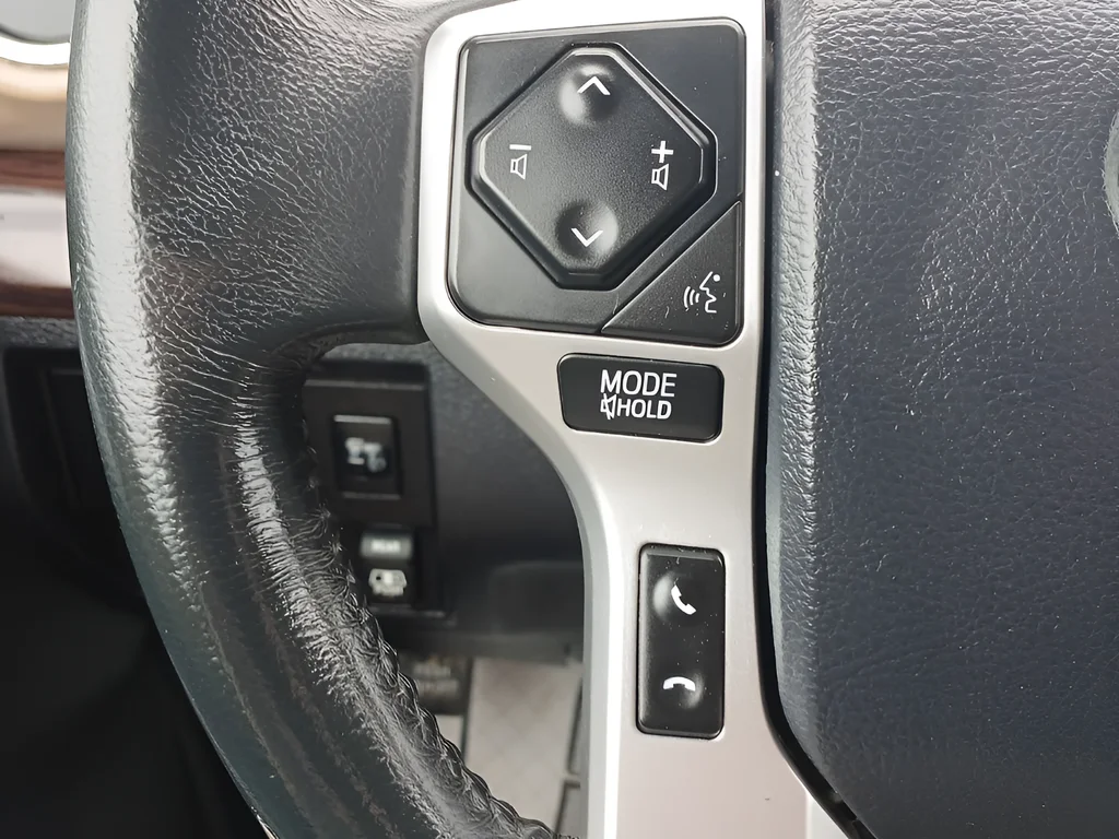 Used 2018 Red Toyota Limited image 19
