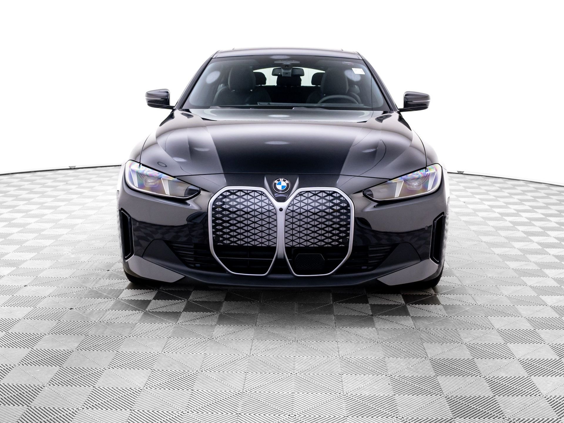 New 2026 Black Sapphire Metallic BMW xDrive40 image 9