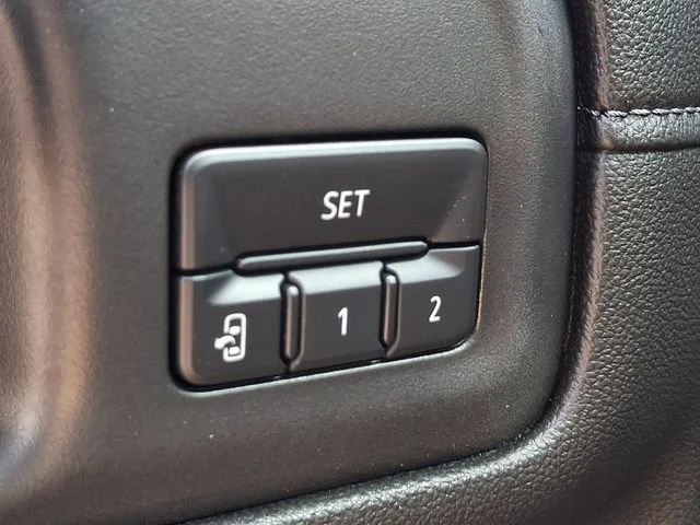 Used 2023 Iridescent Pearl Tricoat Chevrolet High Country image 27