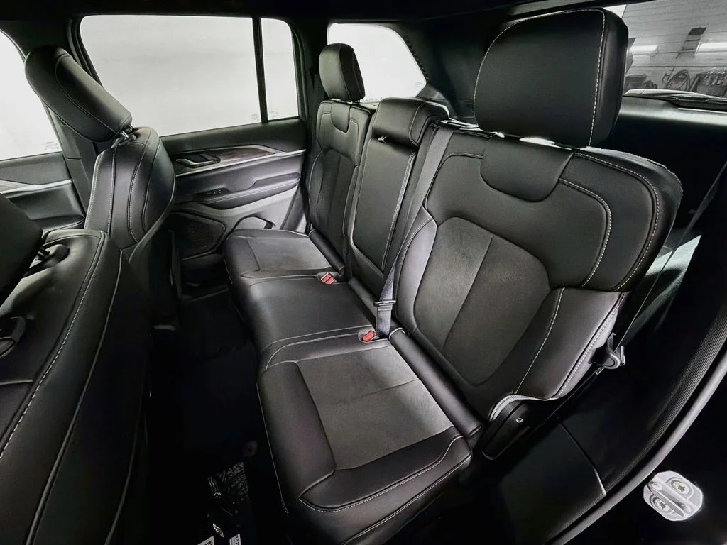 New 2027 Black Jeep Altitude image 25
