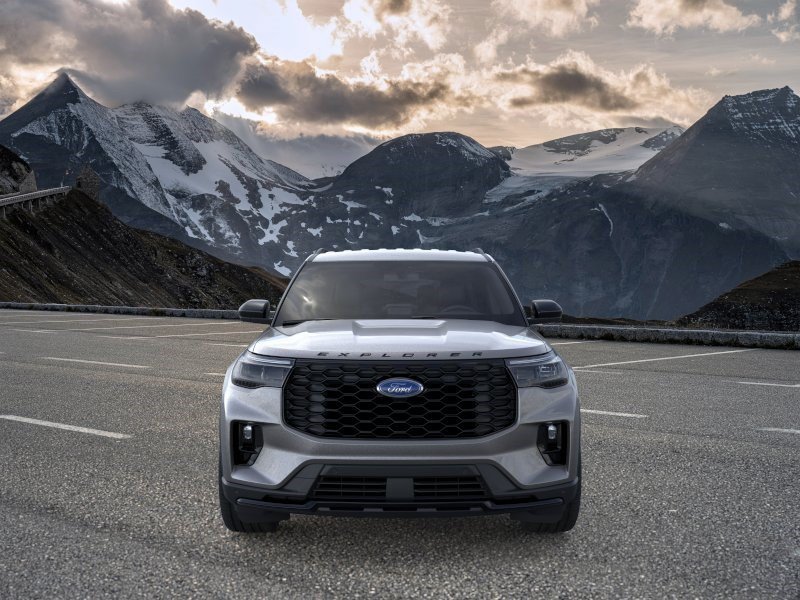 New 2026 Carbonized Gray Metallic Ford ST-Line image 6