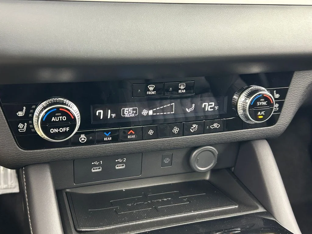 New 2026 Gray Mitsubishi SEL image 21