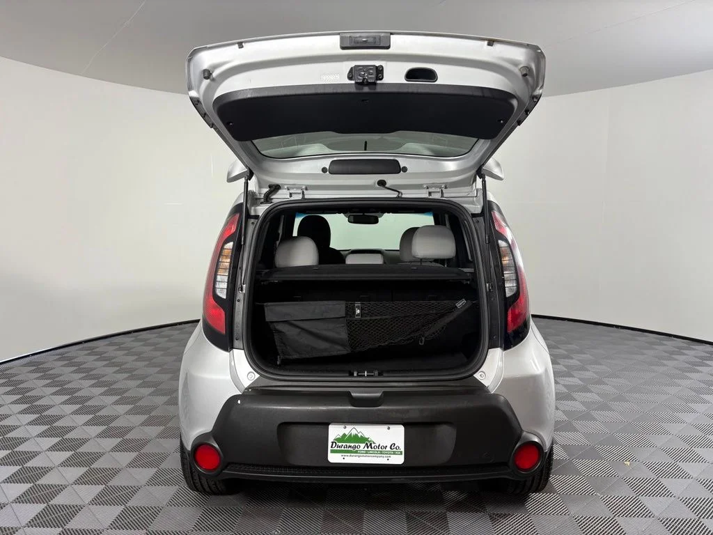 Used 2015 Silver Kia Plus image 10