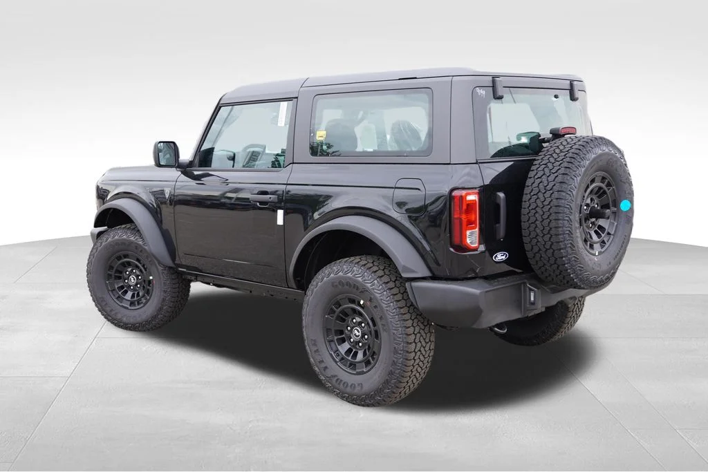 New 2026 Black Ford Base image 5