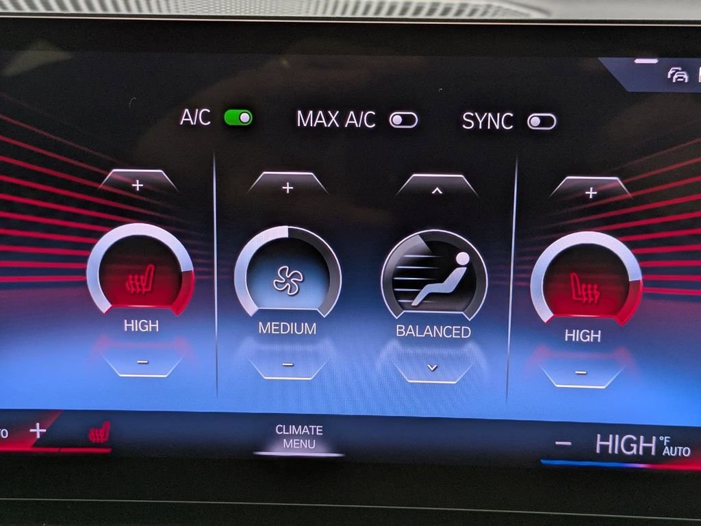2023 BMW 3 Series 330i - Photo 7
