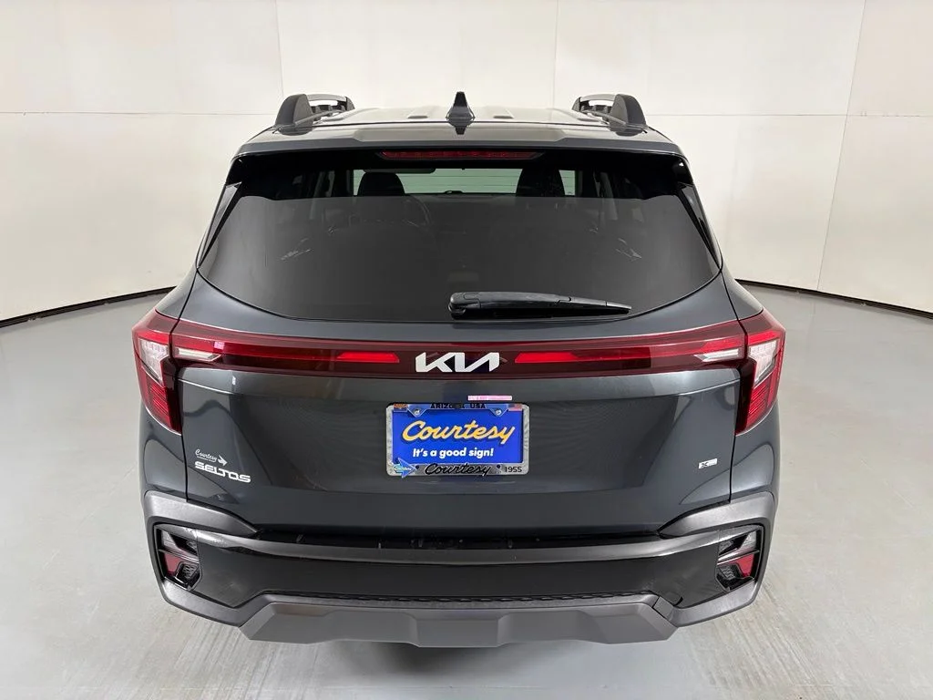 Used 2024 Gray Kia X-Line image 7