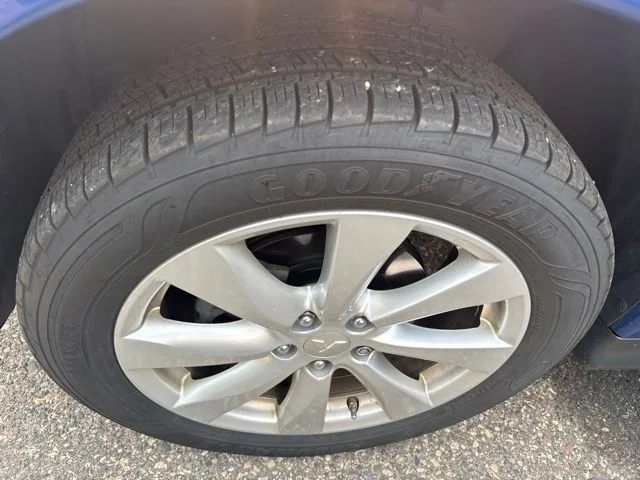 Used 2015 Octane Blue Metallic Mitsubishi ES image 16