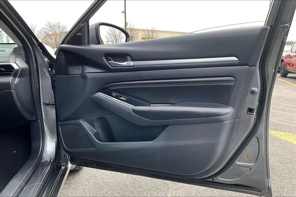 Used 2022 Gray Nissan 2.5 SV image 26
