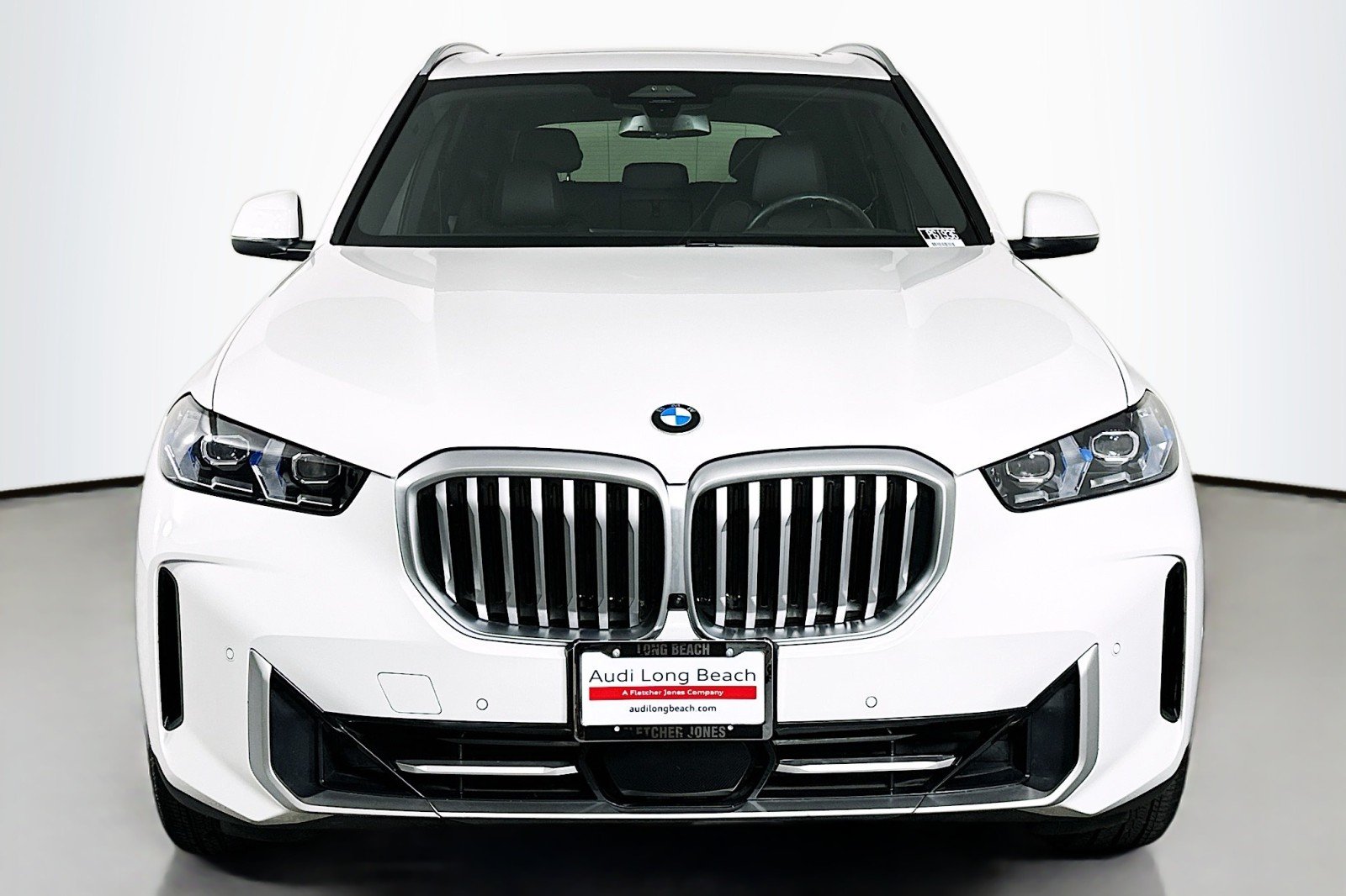 Used 2026 Alpine White BMW sDrive40i image 2