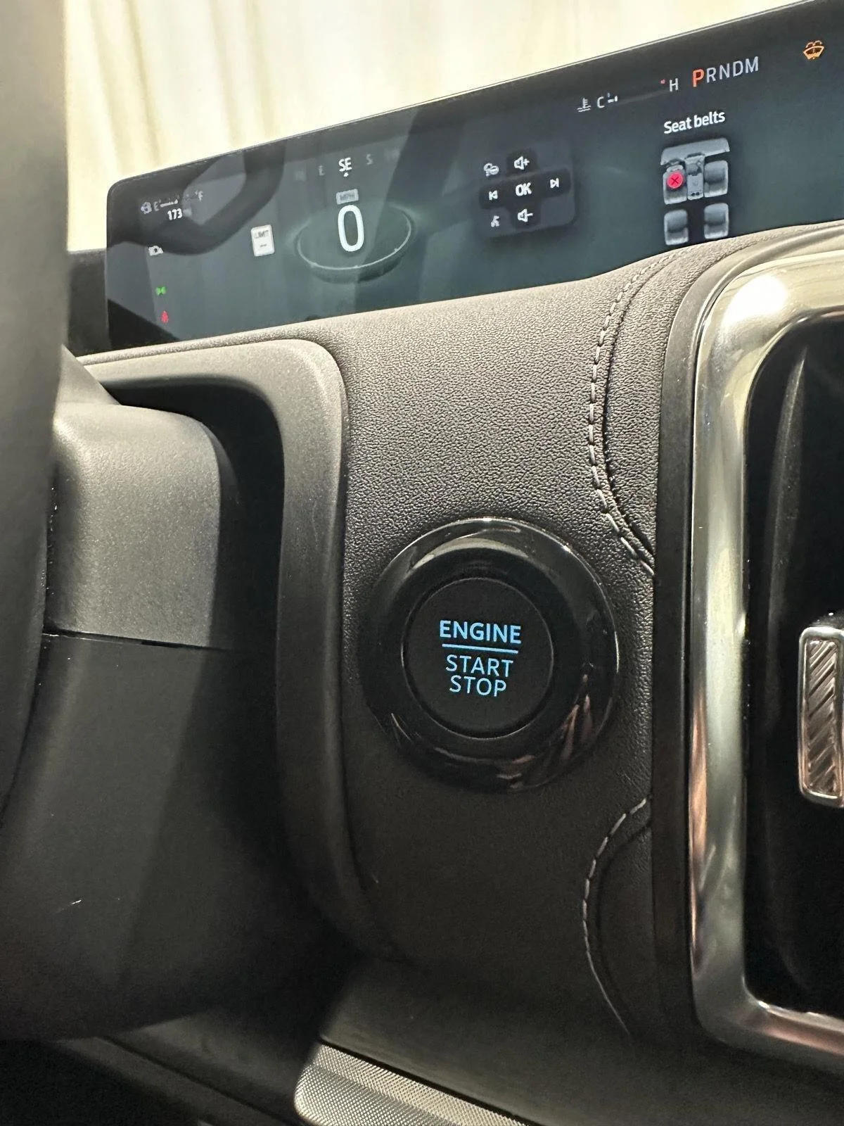Used 2025 Oxford White Ford Platinum image 15