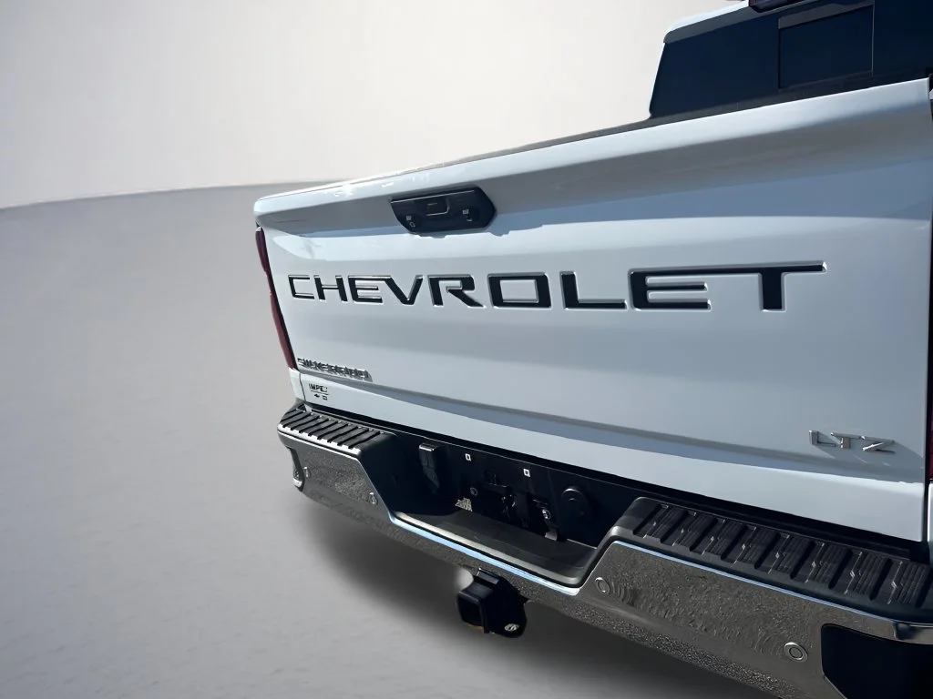 Used 2022 SUMMIT WHITE Chevrolet LTZ image 35