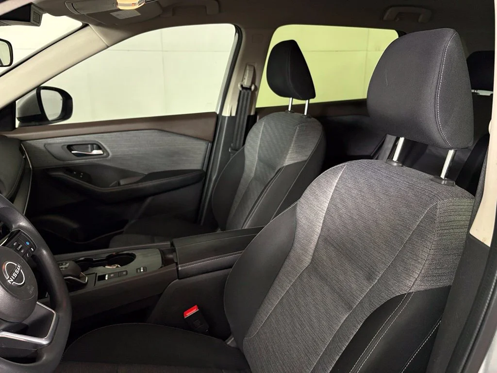 Used 2023 Silver Nissan SV image 18