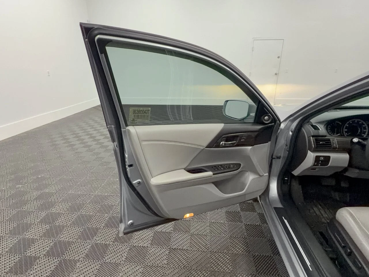 Used 2016 Lunar Silver Metallic Honda EX-L image 14