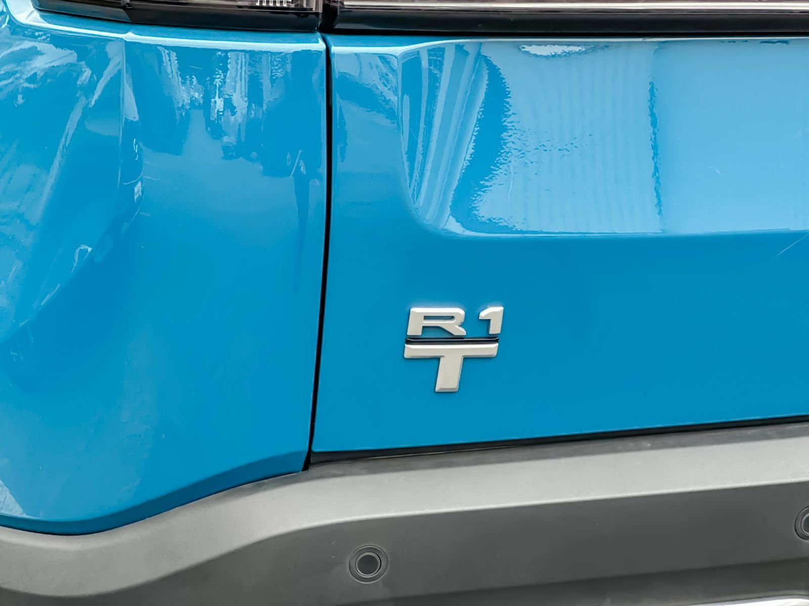 Used 2023  Rivian Adventure image 25