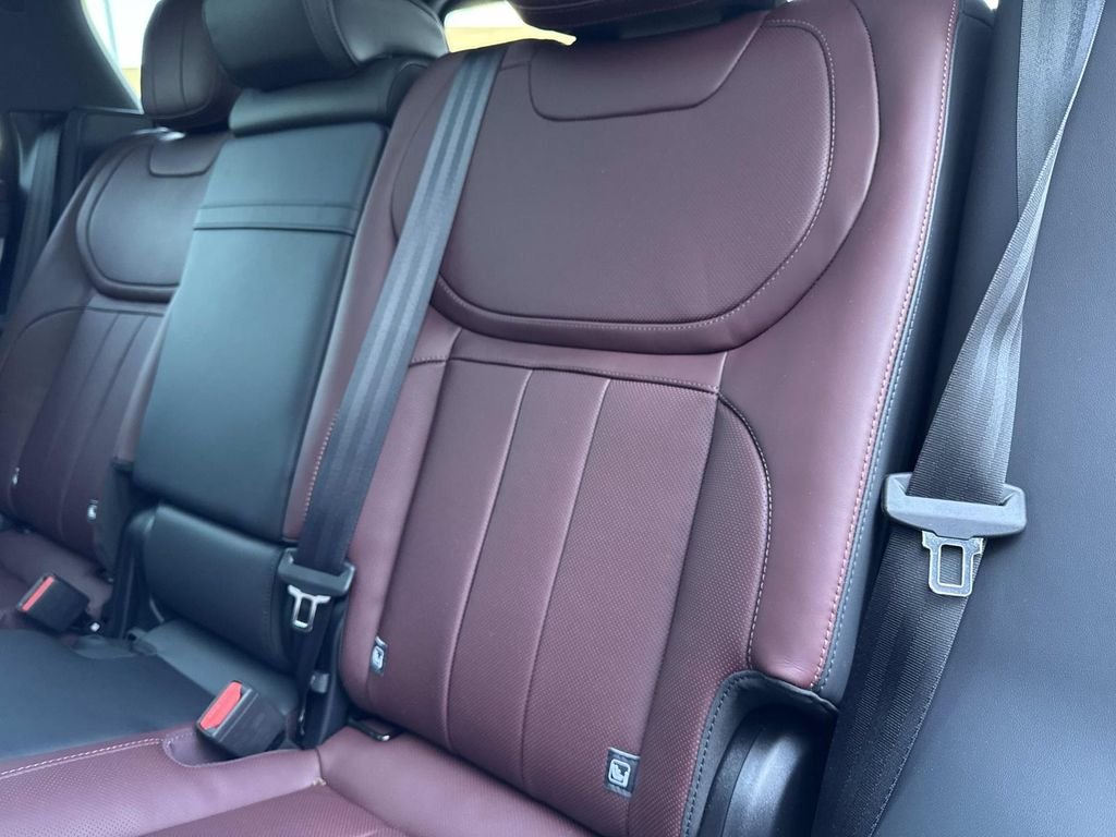 New 2026 Carpathian Grey Land Rover Dynamic SE image 15