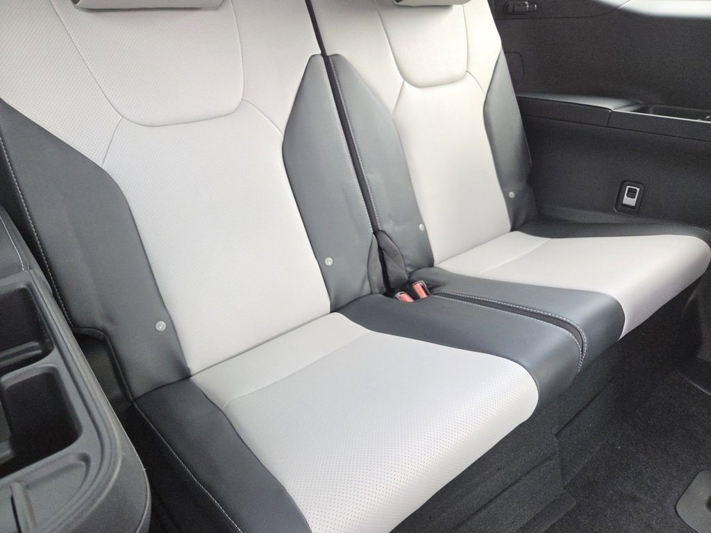 Certified Used 2025 CELESTIAL SILVER Lexus 500h F SPORT Premium image 36