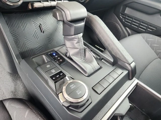 2026 Toyota Tacoma SR5 - Photo 18