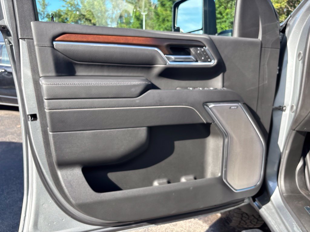 Used 2025 Silver GMC Denali image 16