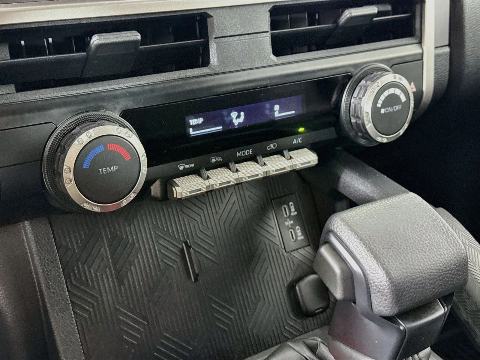 Certified Used 2025  Toyota SR5 image 13