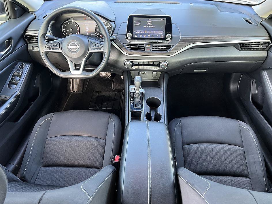 Used 2025 Glacier White Nissan SV image 18