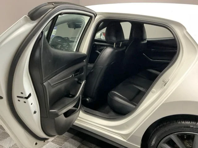 Used 2019 White Mazda Base image 18