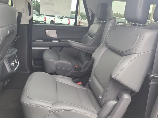 New 2027 Black Metallic Ford Active image 16