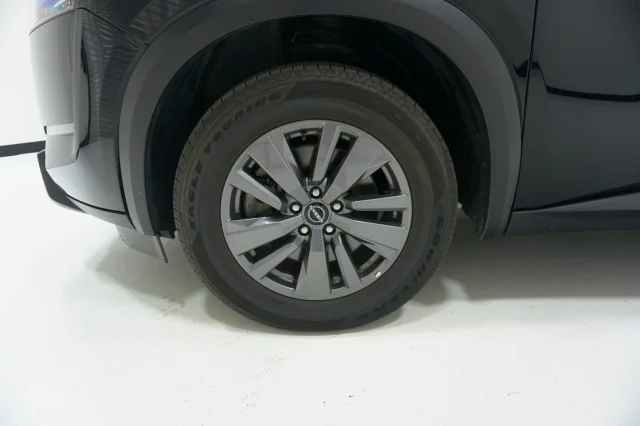 Used 2024 BLACK Nissan SV image 14