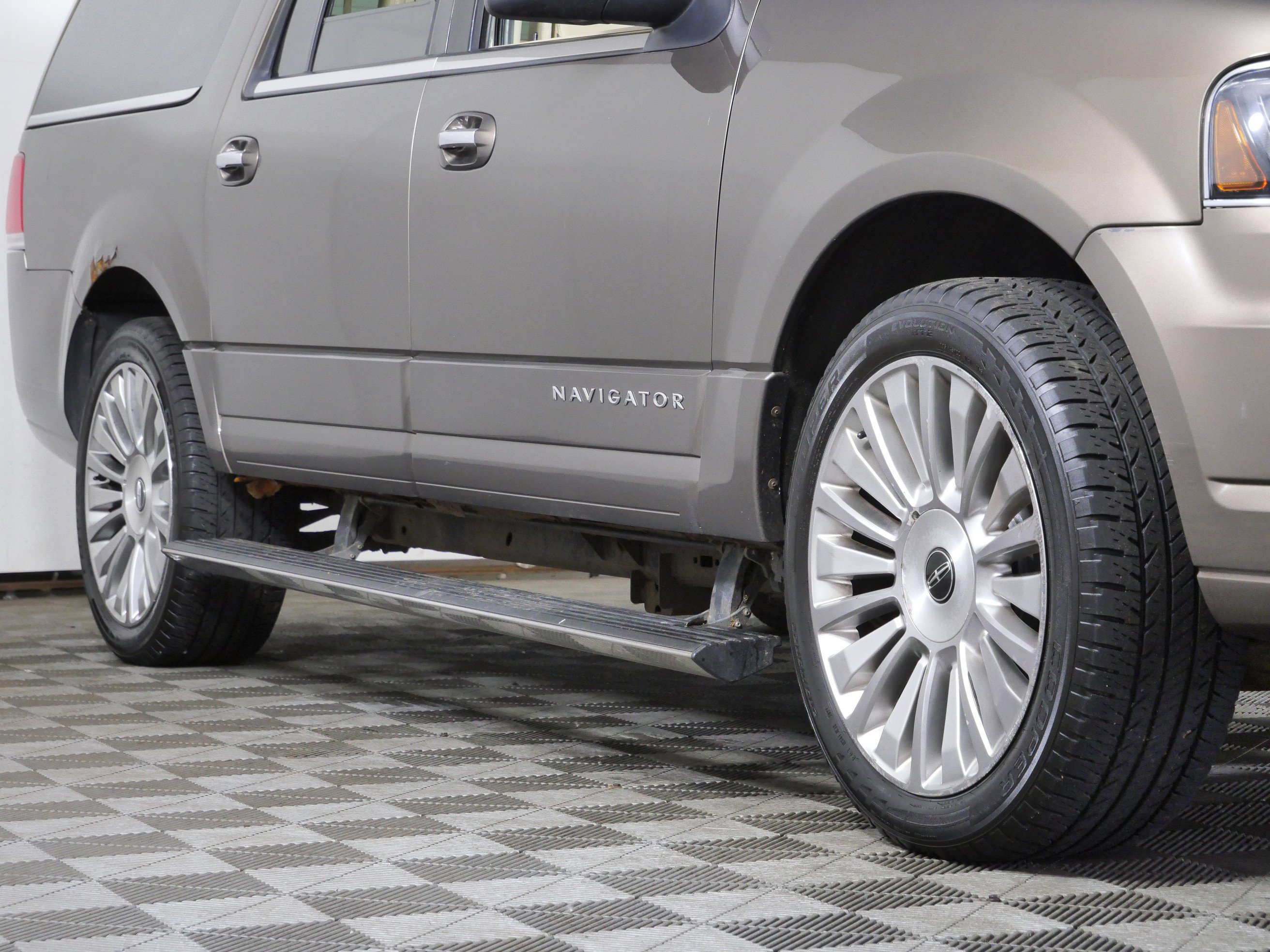 Used 2015 Lincoln Navigator Base with VIN 5LMJJ3JT2FEJ08636 for sale in Shakopee, MN