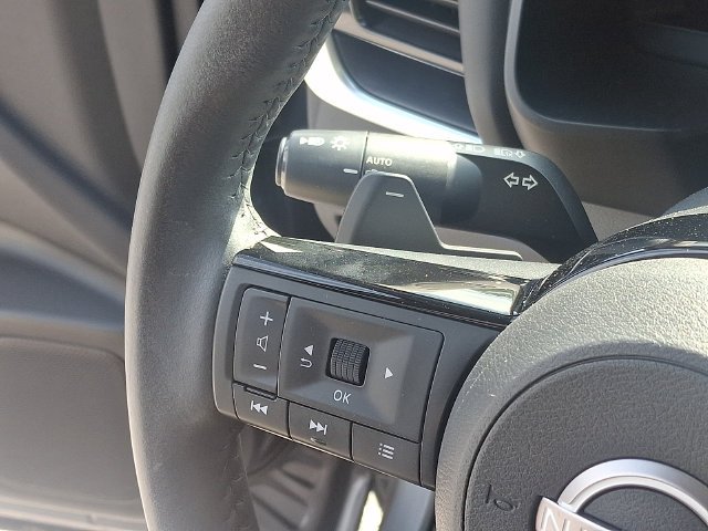 Used 2023 Gray Nissan Platinum image 22