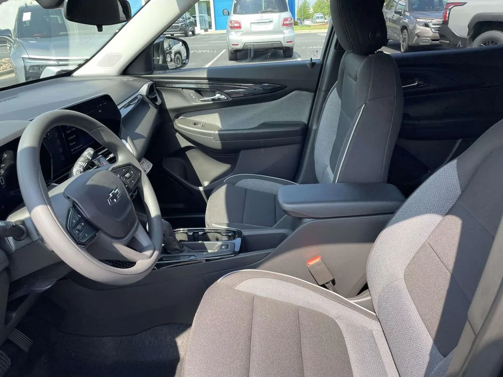 New 2026 Mosaic Black Metallic Chevrolet LT image 19