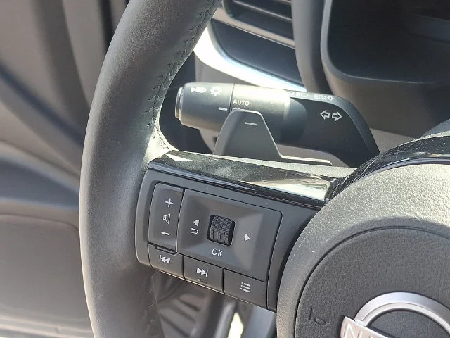 Used 2023 Gray Nissan Platinum image 22