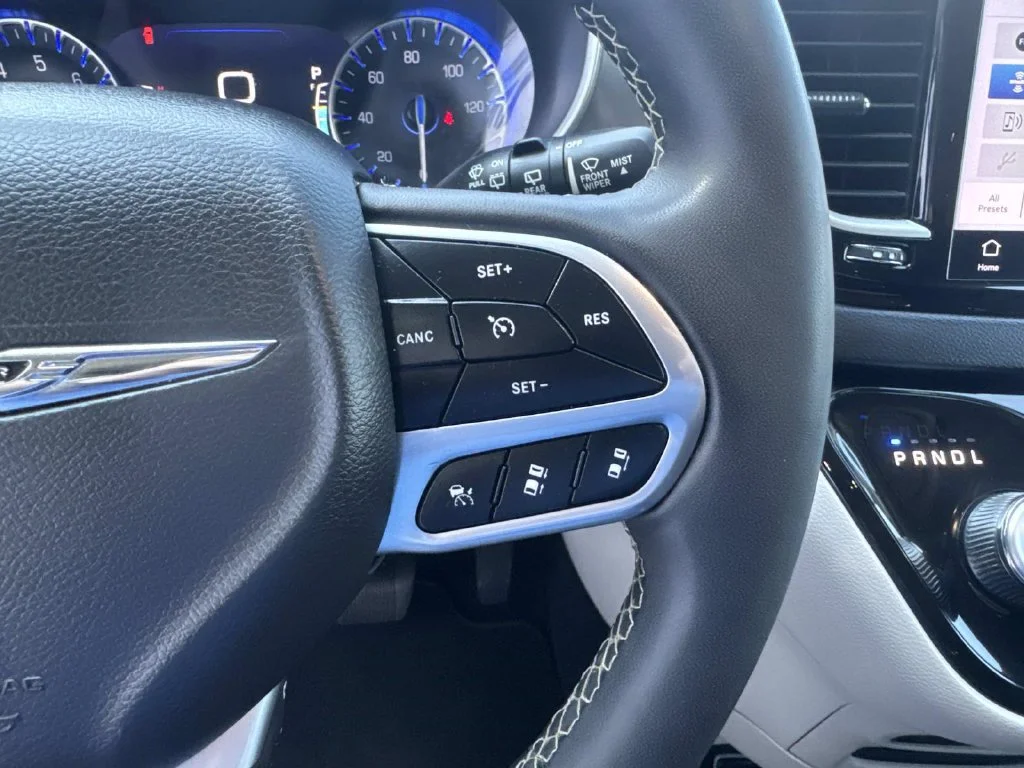 Used 2023 White Chrysler Touring L image 39