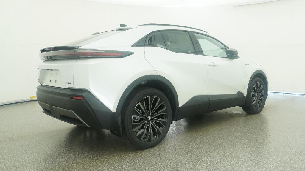 New 2026 Wind Chill Pearl Toyota XSE image 34