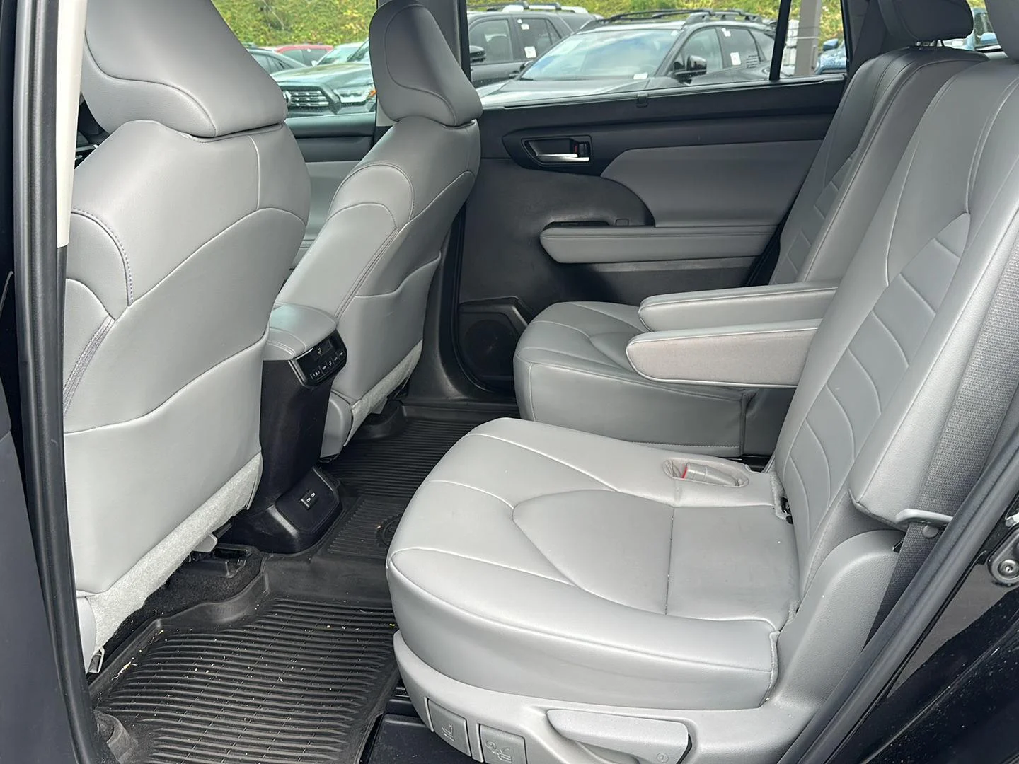 Used 2023 Midnight Black Metallic Toyota XLE image 11