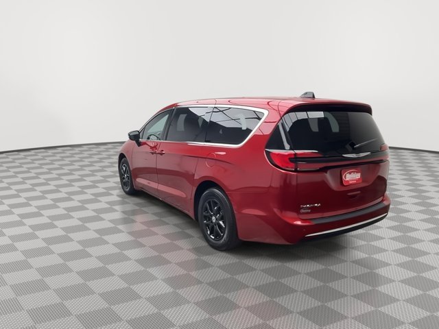 2025 Chrysler Pacifica Select - Photo 36
