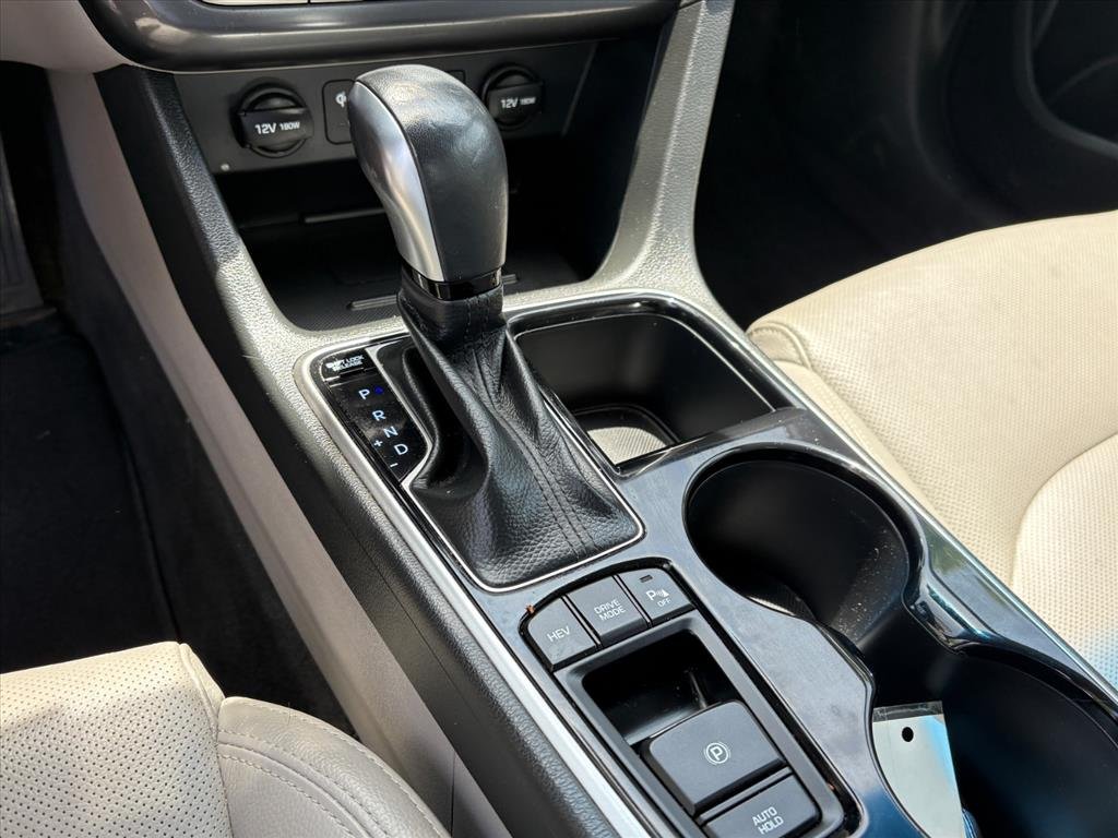 Used 2019 Hyper White Hyundai Limited image 22