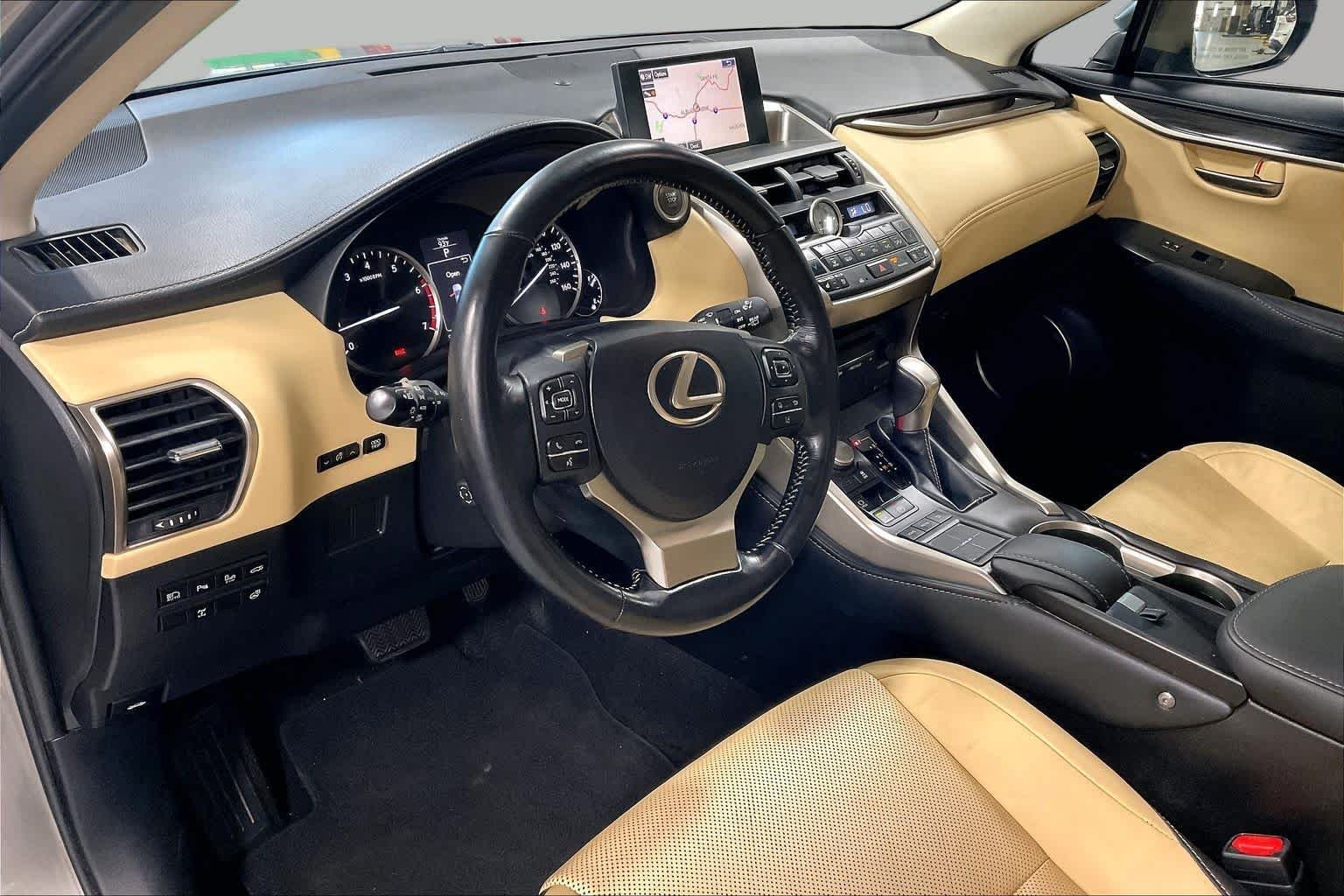 Used 2015 Atomic Silver Lexus  image 17