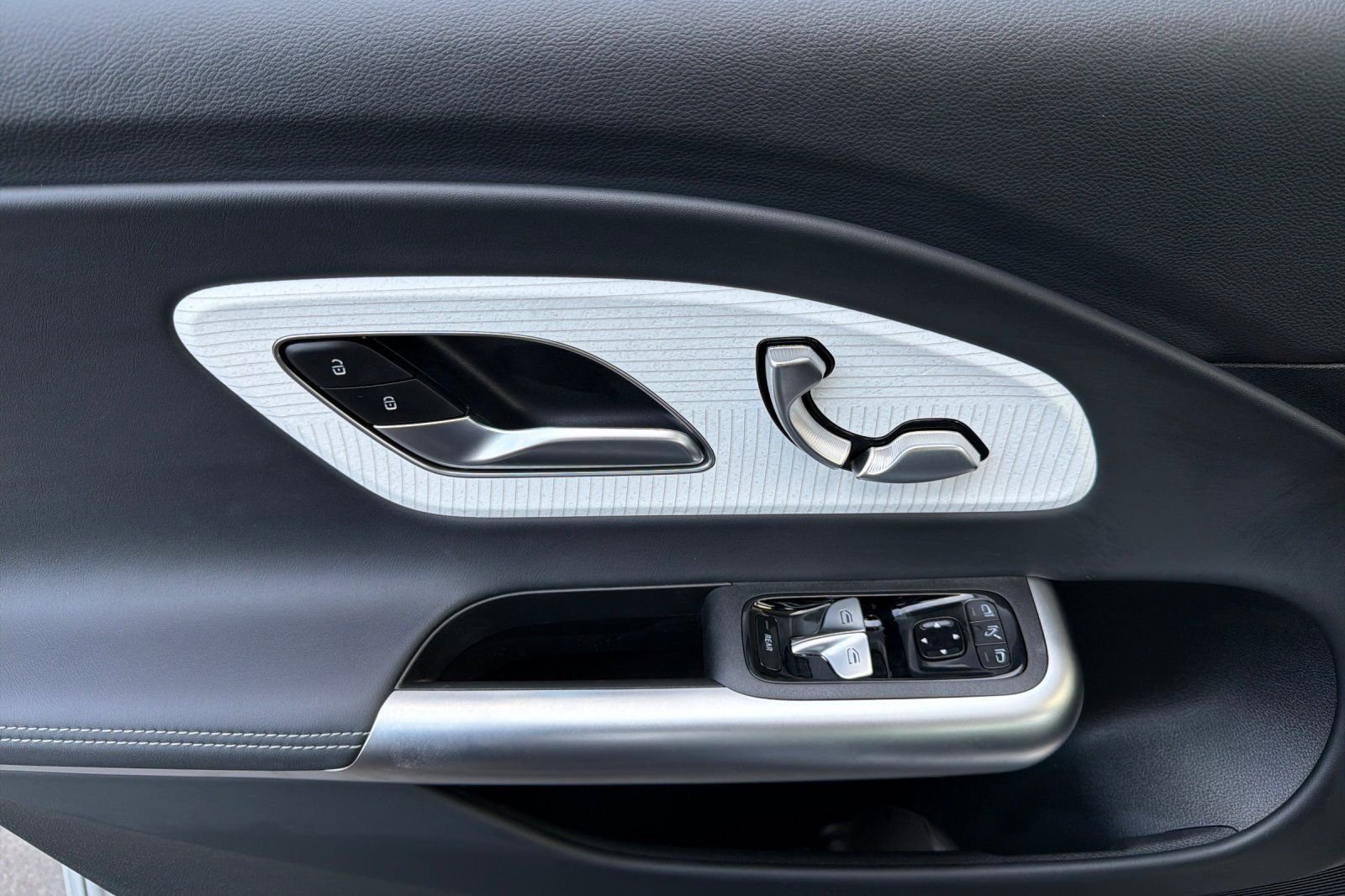 New 2027 MANUFAKTUR Alpine Grey Mercedes-Benz CLA 350 image 23
