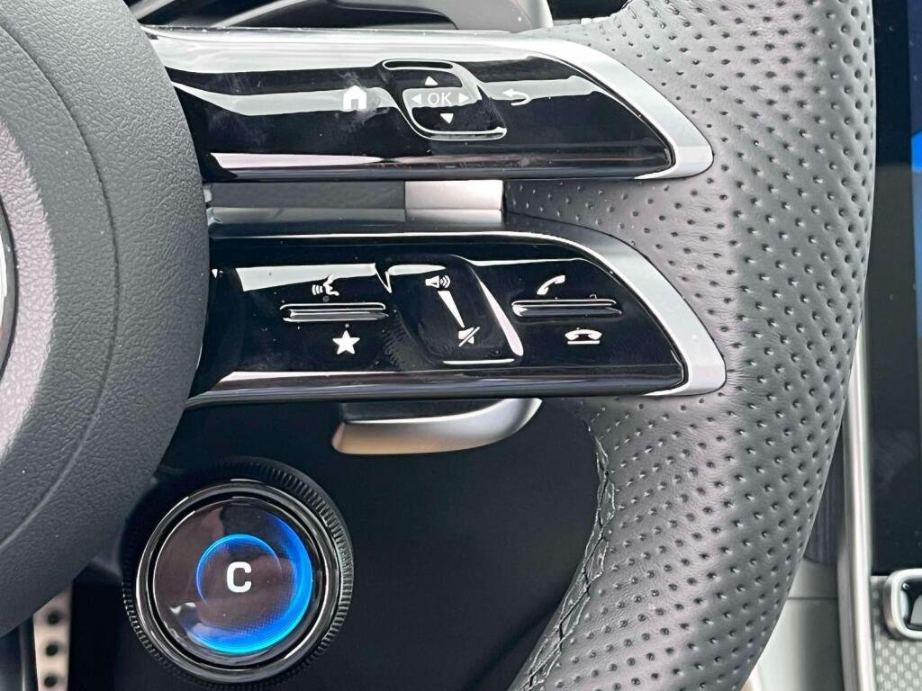 New 2026 2040/Black Mercedes-Benz AMG® GLC 43 image 32