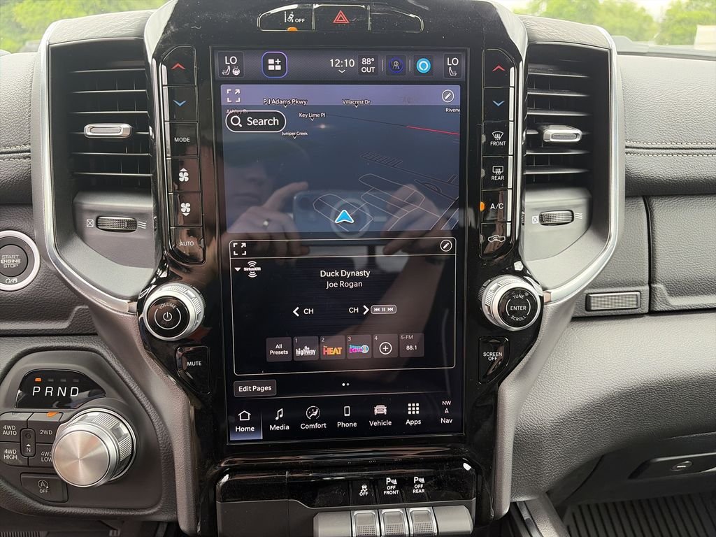 New 2026 Diamond Black Crystal Pearl-Coat Exterior Paint Ram Laramie image 22