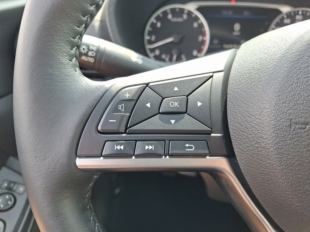 Used 2023 Rosewood Metallic Nissan SV image 20