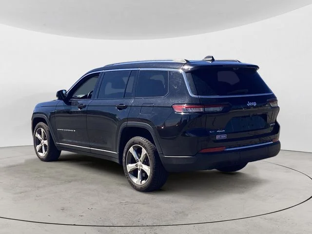 Used 2021 Diamond Black Jeep Limited image 3