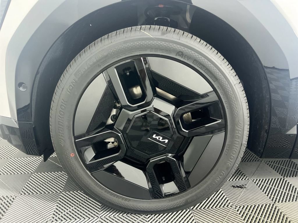 New 2026 Glacial White Pearl / Black Ro Kia GT-Line AWD image 13
