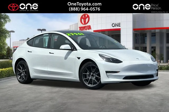 2023 Tesla Model 3 -'s photo