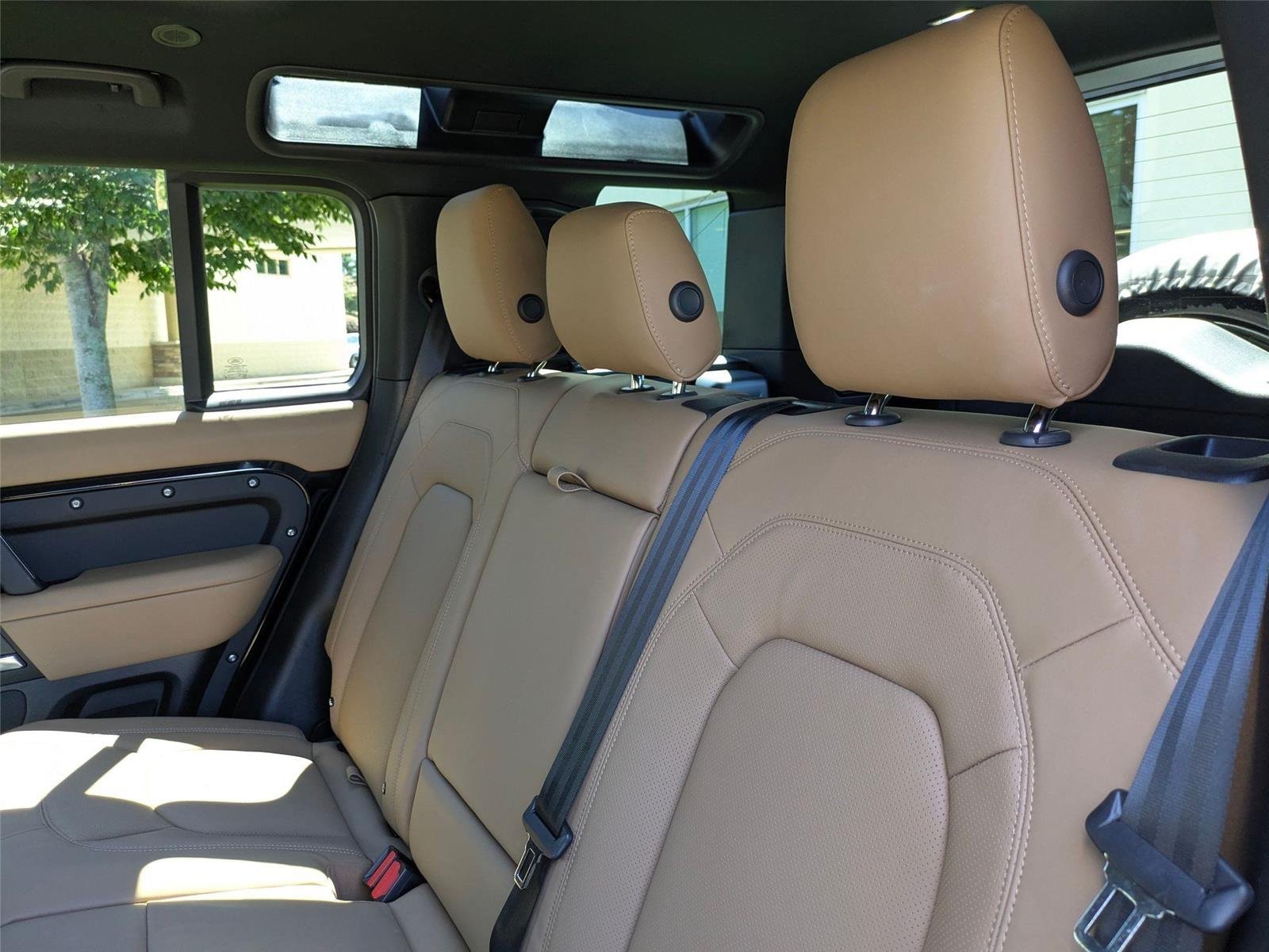 Used 2026 Santorini Black Metallic Land Rover S image 27