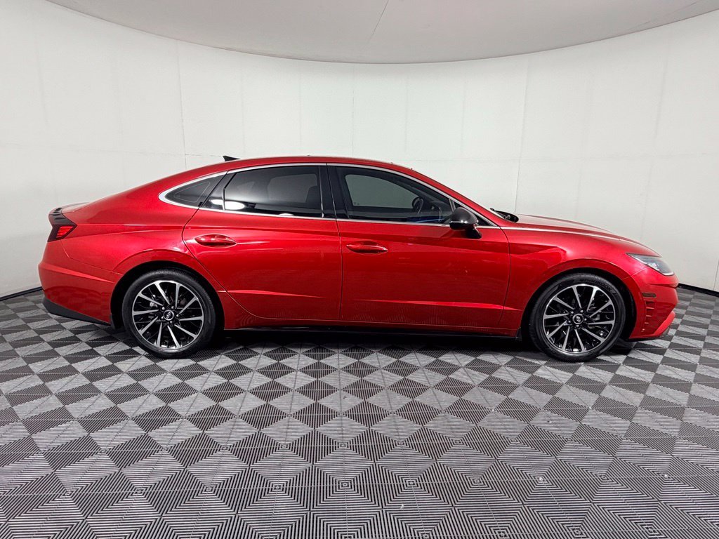 Used 2020 Red Hyundai SEL Plus image 6