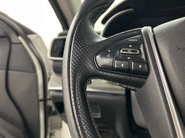 Used 2023  Nissan 3.5 SL image 9