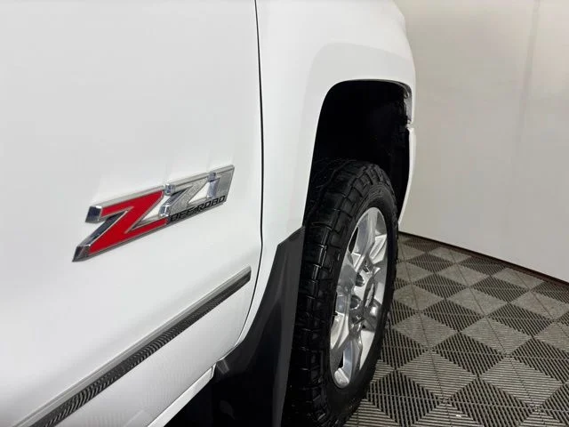 Used 2019 White Chevrolet LTZ image 9
