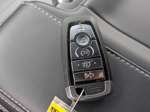 Used 2026 Silver Metallic Ford Platinum image 26