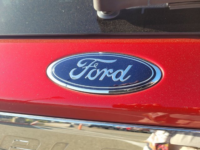 Used 2023 Red Ford XLT image 10